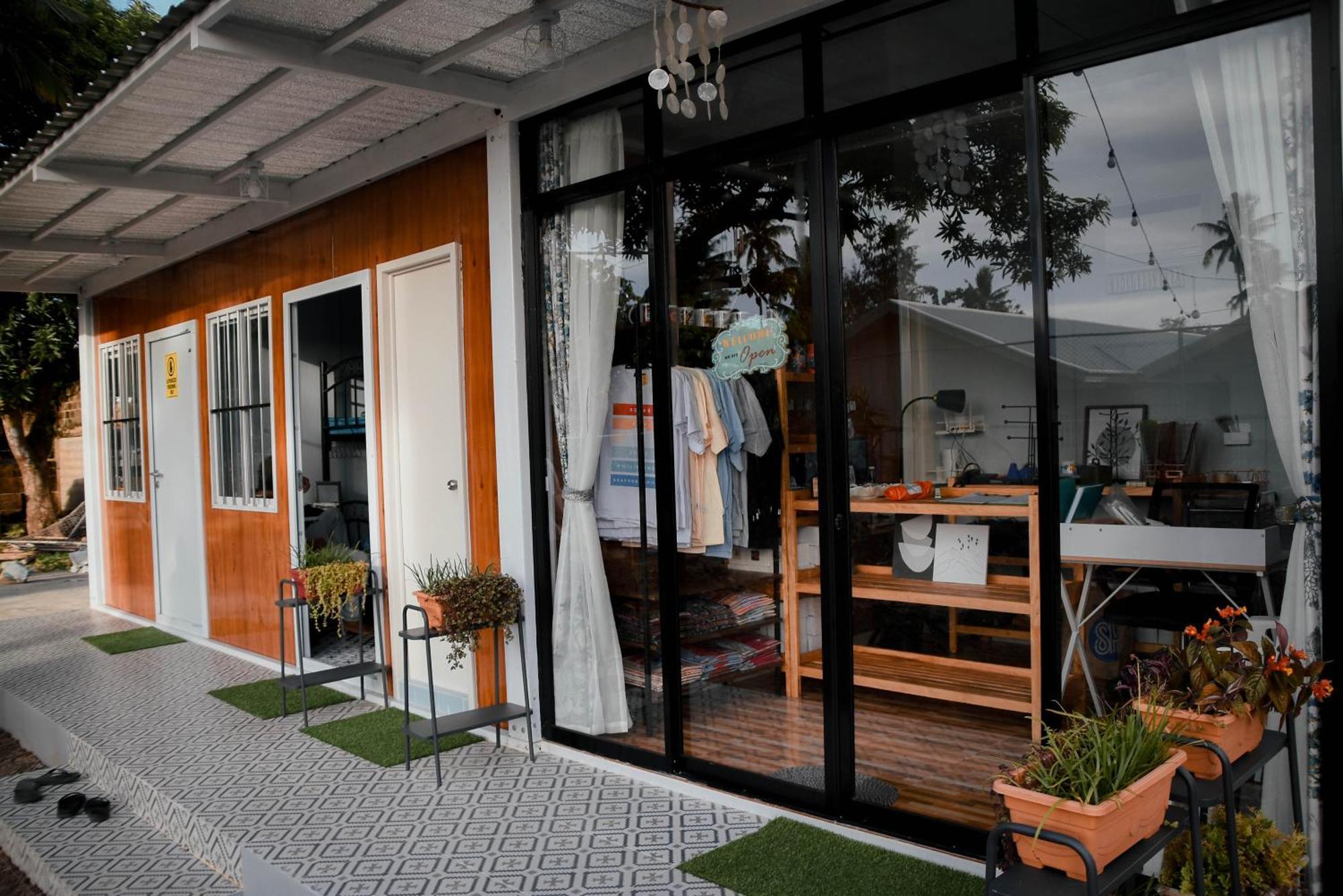 Olive Hostel Roxas City Esterno foto