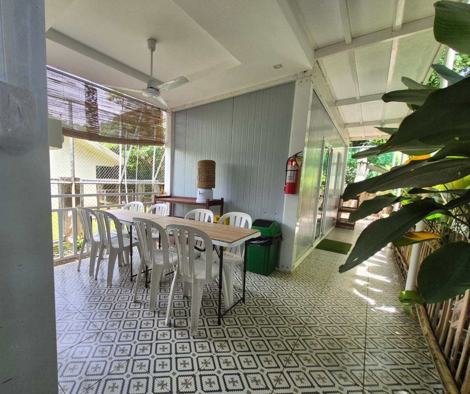 Olive Hostel Roxas City Esterno foto
